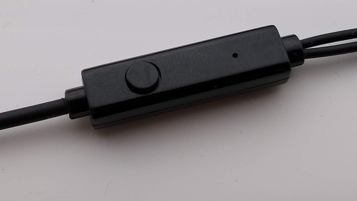 Bluetooth Codecs for In-Ears: Latency, Bitrate and Battery Trade-offs
