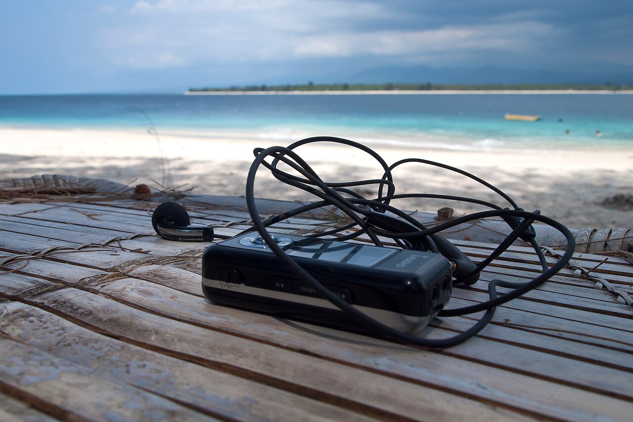Keeping In-Ears Clean Without Damaging the Driver or Filter Mesh