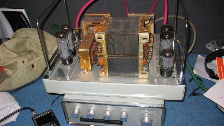 Volume Control Methods in Desktop Amplifiers and Where Noise Appears