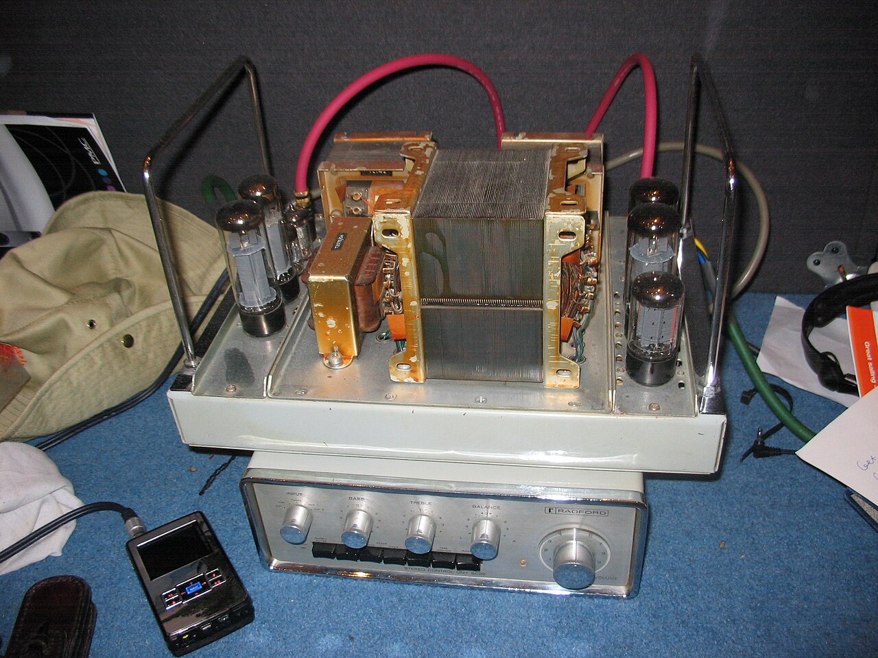 Volume Control Methods in Desktop Amplifiers and Where Noise Appears