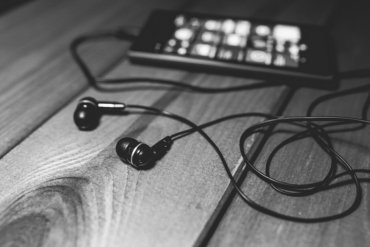 Building a First Headphone Setup Under a Fixed Budget