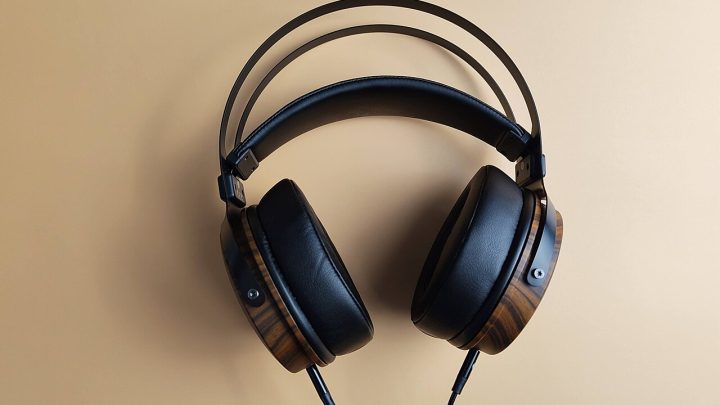Choosing Between Wireless and Wired for Daily Listening